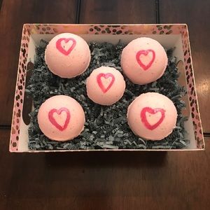 Set of Ultra Fizzy Valentine's Bath Bombs💕💕